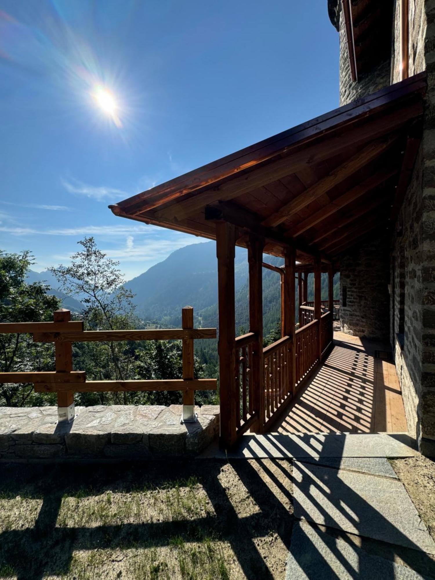 Il Castello Nel Bosco, Appartamento Torrente Champorcher Exteriör bild